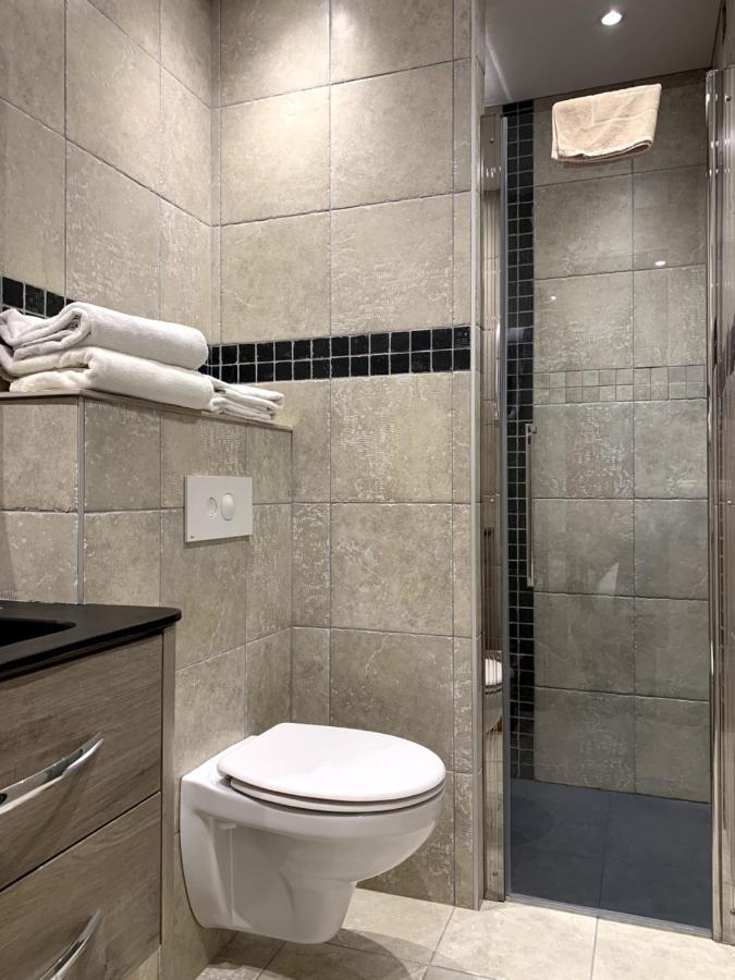 Family Room Private Bathroom